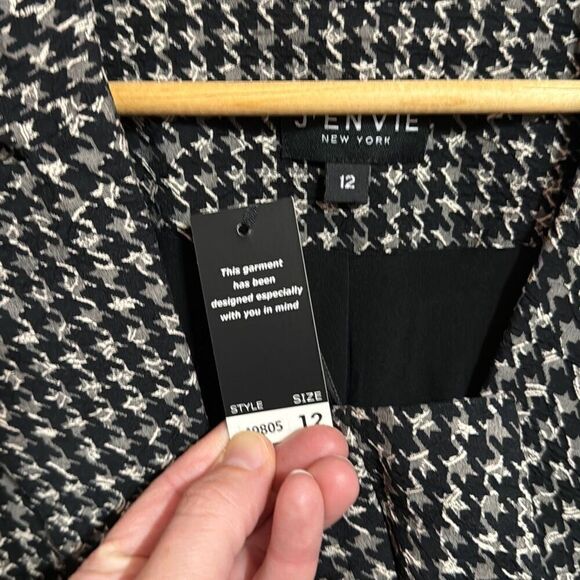 Elegant Black and White Houndstooth Cardigan - Picture 3 of 6